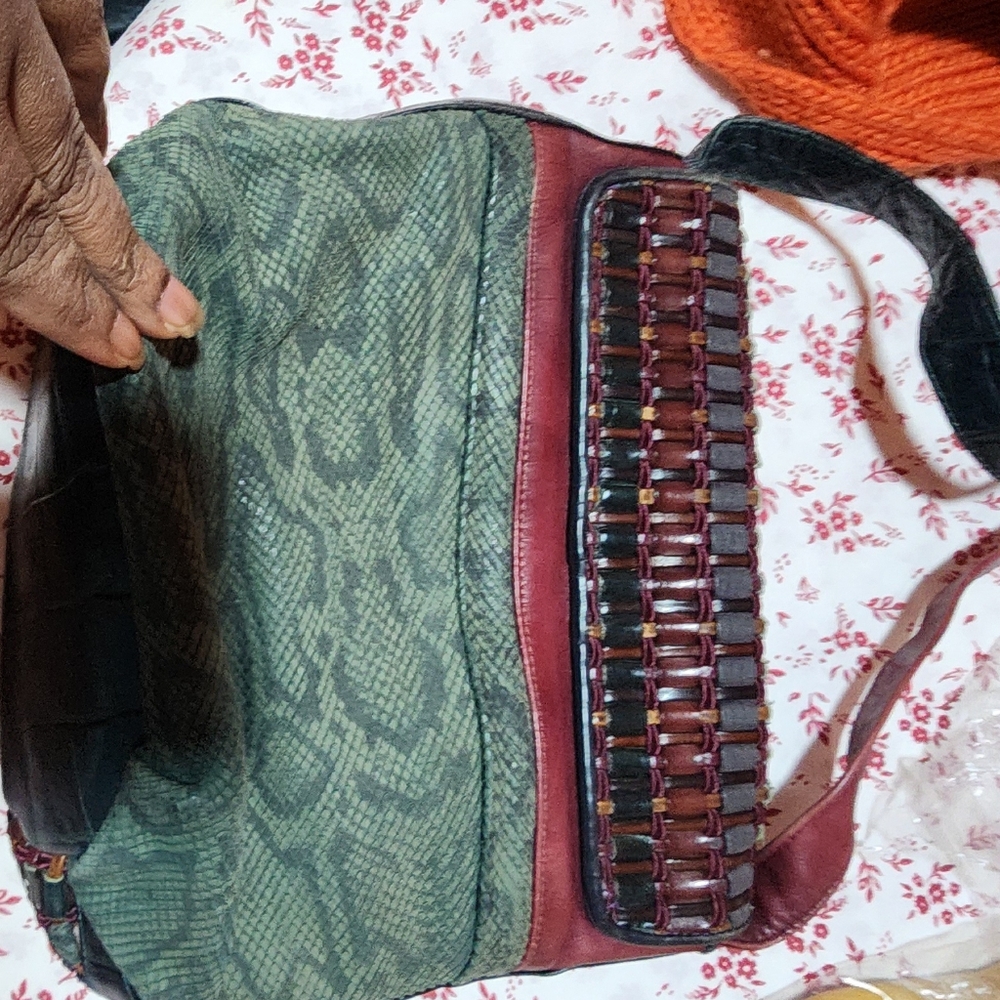 Woman vintage handbag